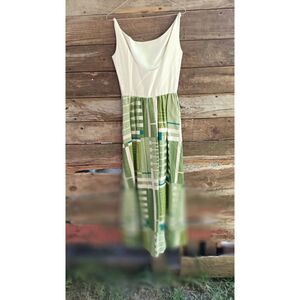 Vintage Green and cream colored cotton dresmeasurements 16 armpit armpit 12 wais